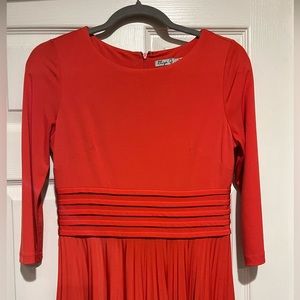 Coral mid-length 3/4 sleeve dress